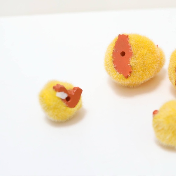 5 chickens Easter decor vintage 90s yellow chicks heavyweight weighted figurine - Picture 4 of 5